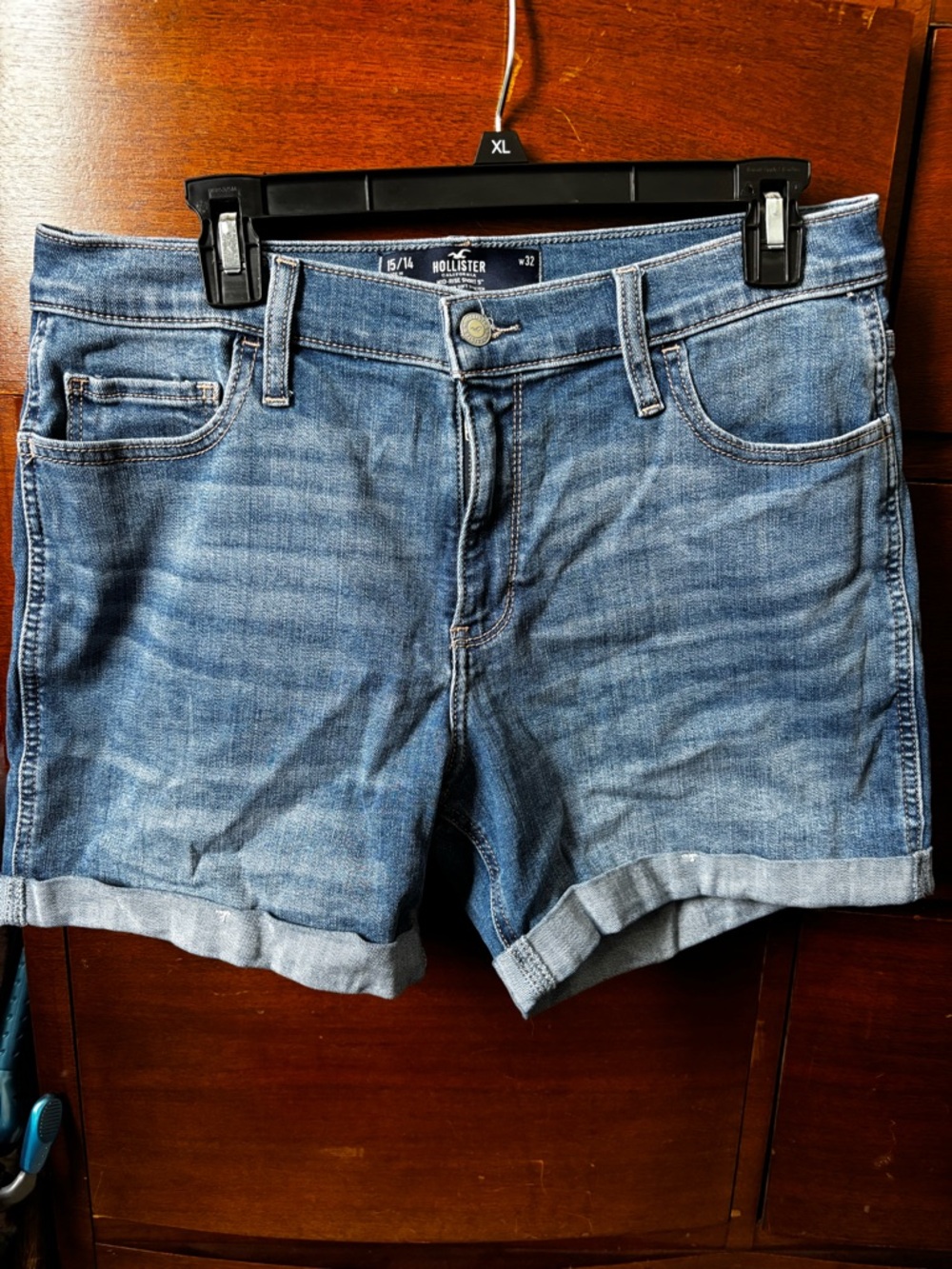 Hollister Mid-Rise Short 5” (Soft Stretch) Cuffed Blue Jean Shorts